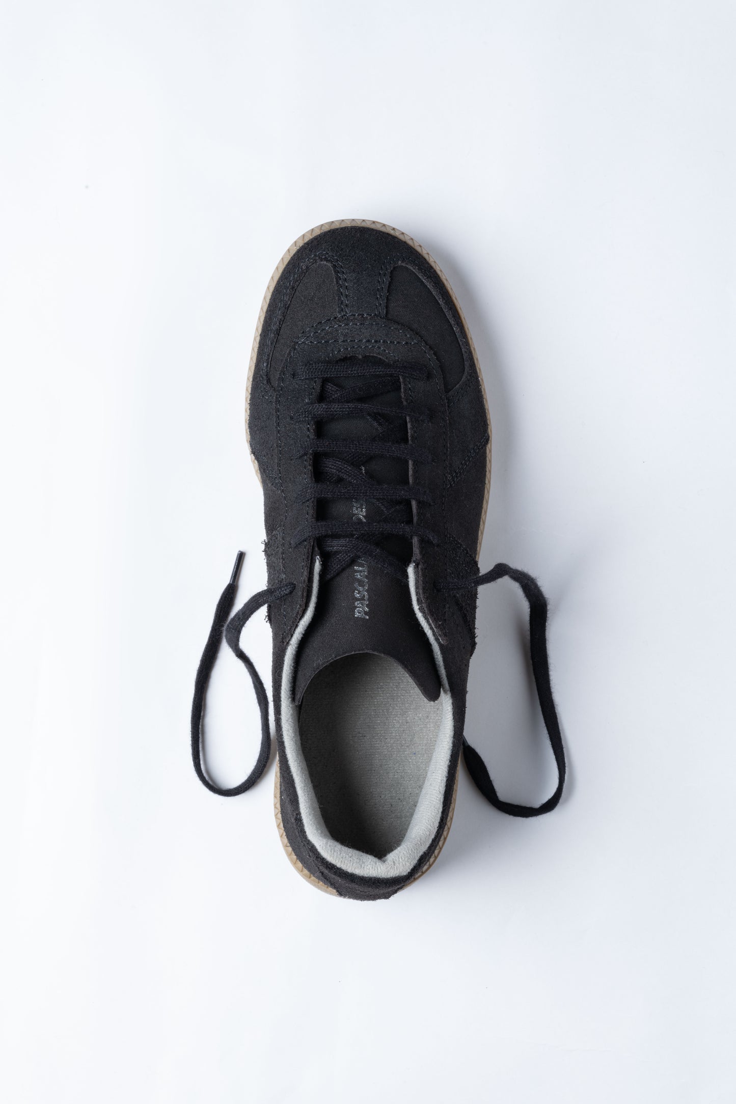GERMAN TRAINER ORIGINAL MODEL MEETS SUSTAINABLE BY PMD