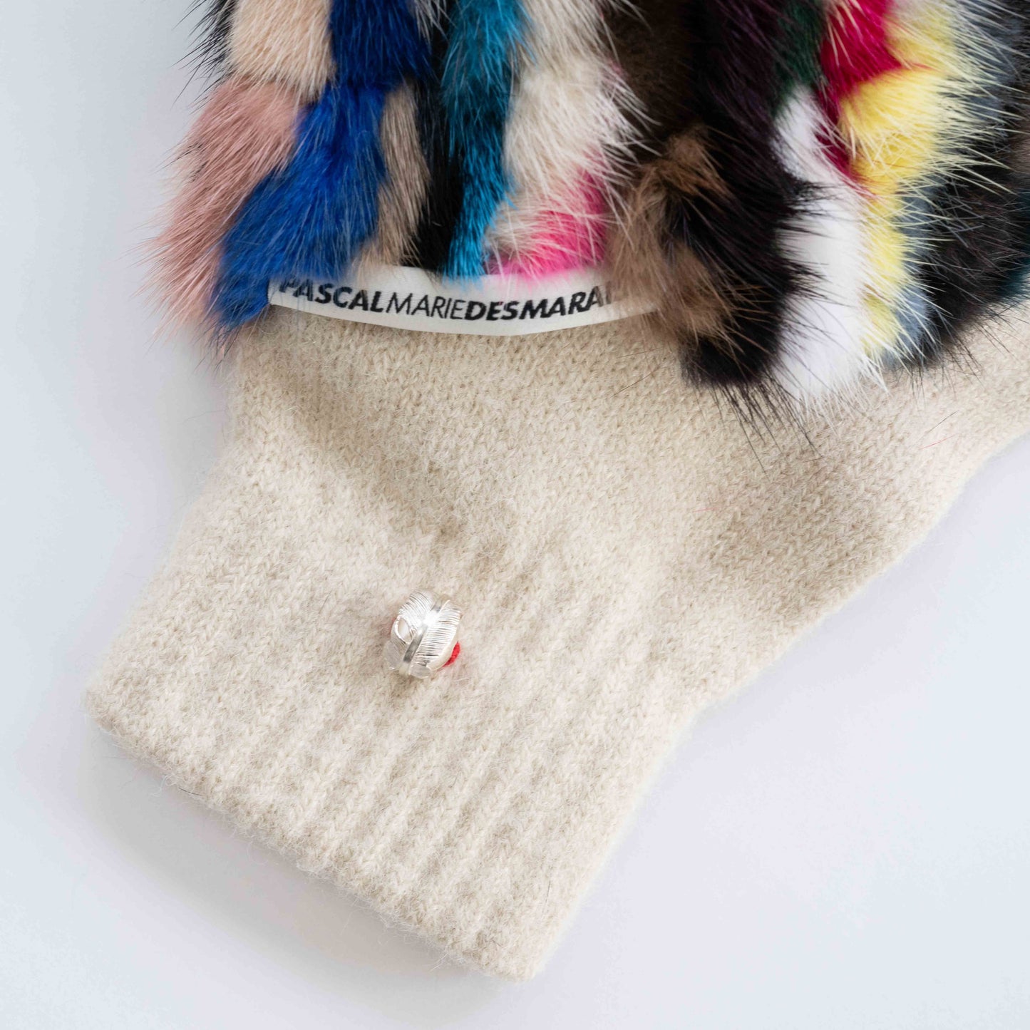 SUSTAINABLE FUR GLOVES