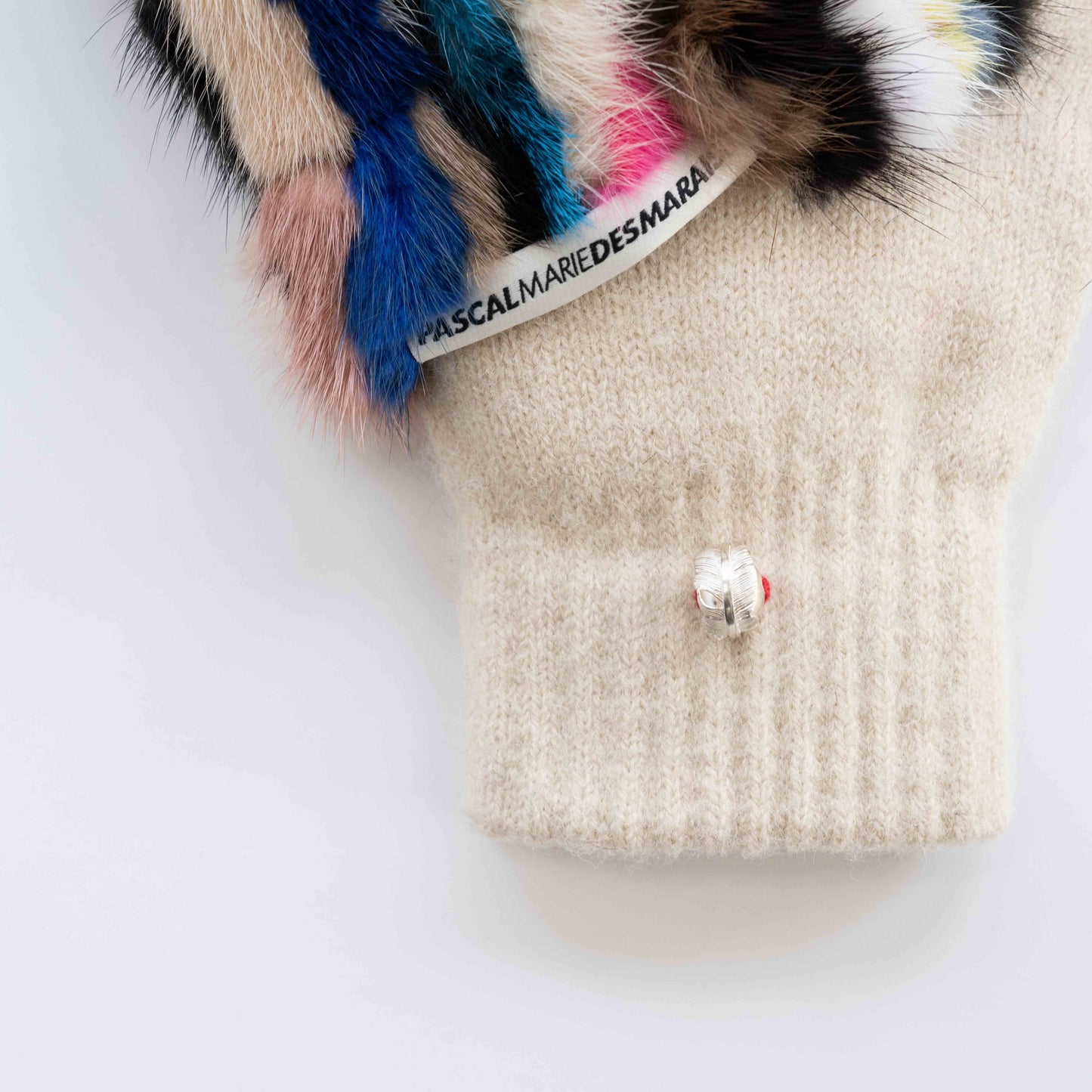 SUSTAINABLE FUR GLOVES